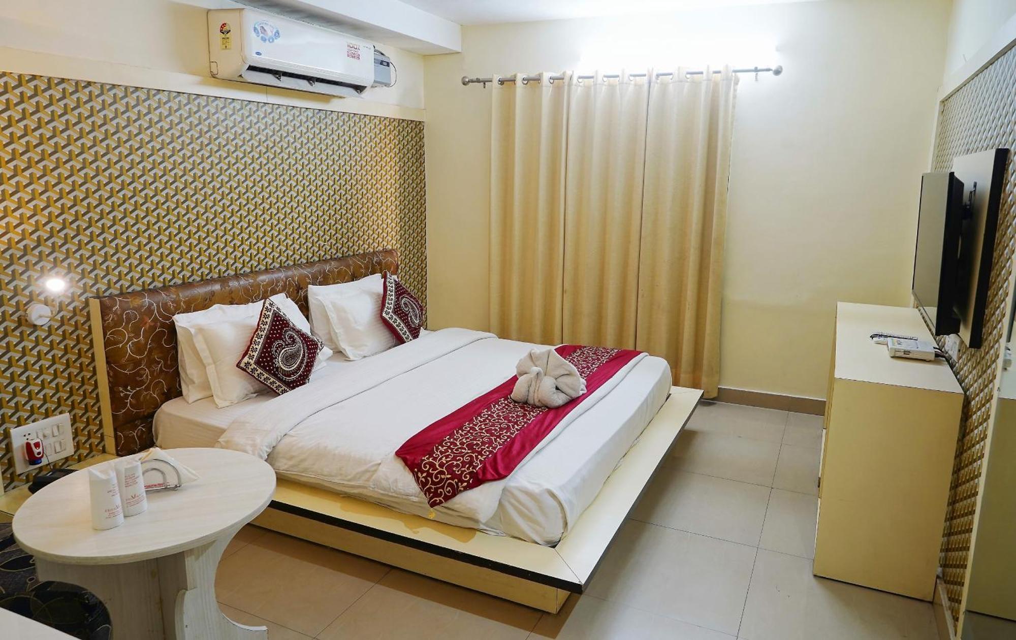 Hotel Vikrant Лудяна Екстериор снимка
